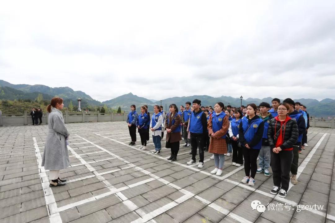 开云手机站官网“青春心向党·建功新时代” 清明祭英烈主题团日活动(图5)